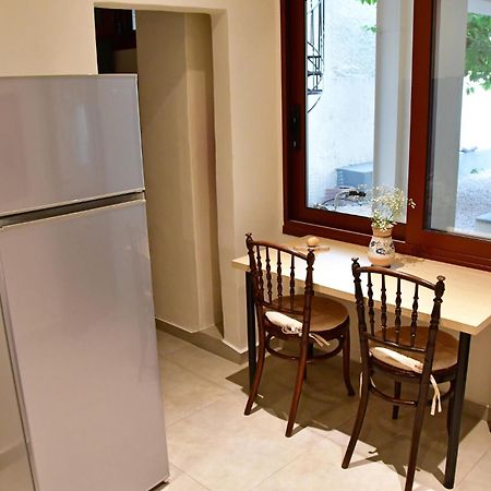 Αρχοντικό Σπίτι Στην Αίγινα Apartment Ngoại thất bức ảnh