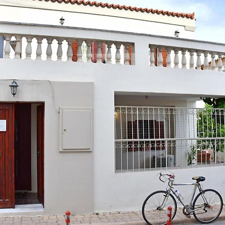 Αρχοντικό Σπίτι Στην Αίγινα Apartment Ngoại thất bức ảnh