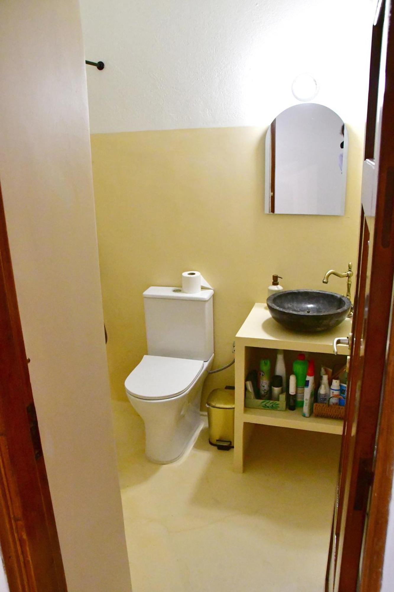 Αρχοντικό Σπίτι Στην Αίγινα Apartment Ngoại thất bức ảnh