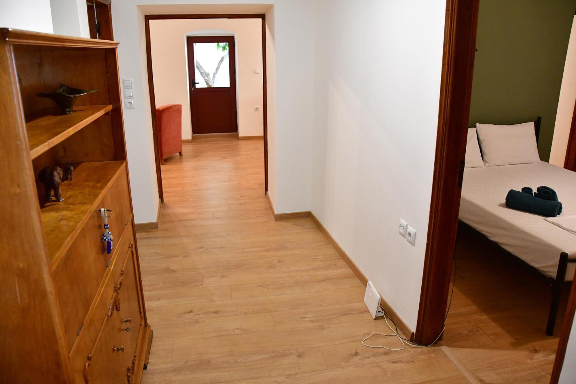 Αρχοντικό Σπίτι Στην Αίγινα Apartment Ngoại thất bức ảnh