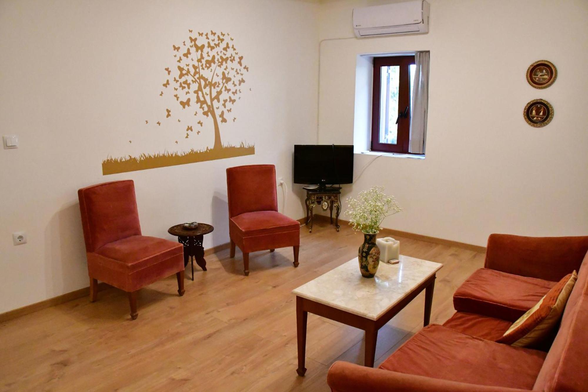 Αρχοντικό Σπίτι Στην Αίγινα Apartment Ngoại thất bức ảnh